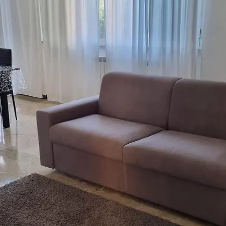 La Vie En Rose Flat * Σέστρι Λεβάντε