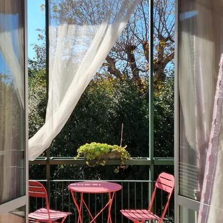La Vie En Rose Flat Apartment